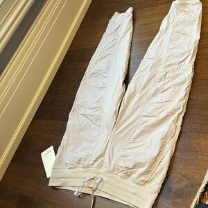 Lululemon dance studio jogger lined